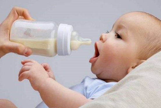 宝宝羊奶粉和牛奶粉可以混合喝吗