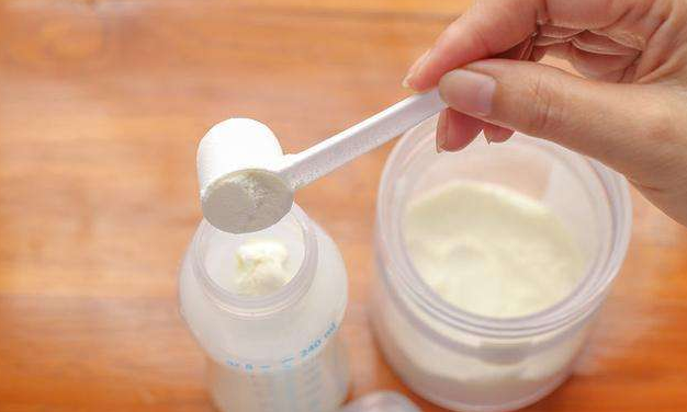 羊奶粉和牛奶粉哪个更适合宝宝?
